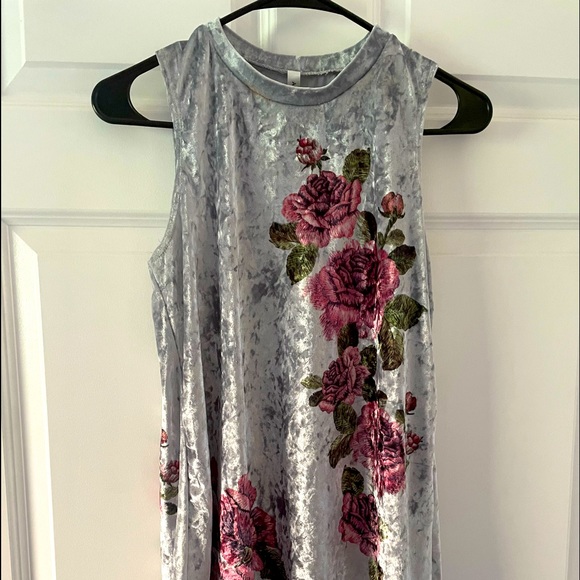 Velvet Floral Top - Picture 1 of 4